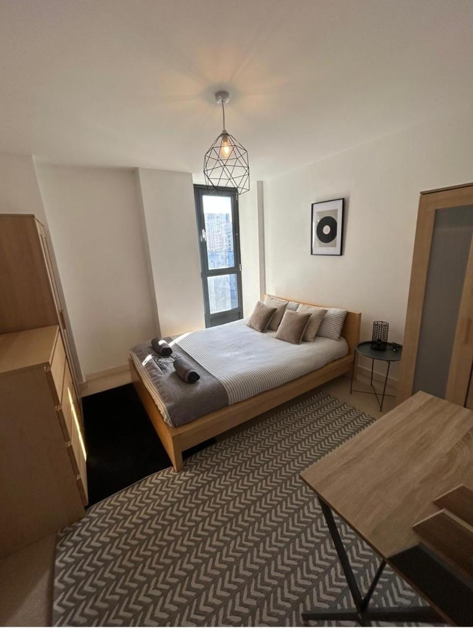 Cosy 2 Bed East * Londra